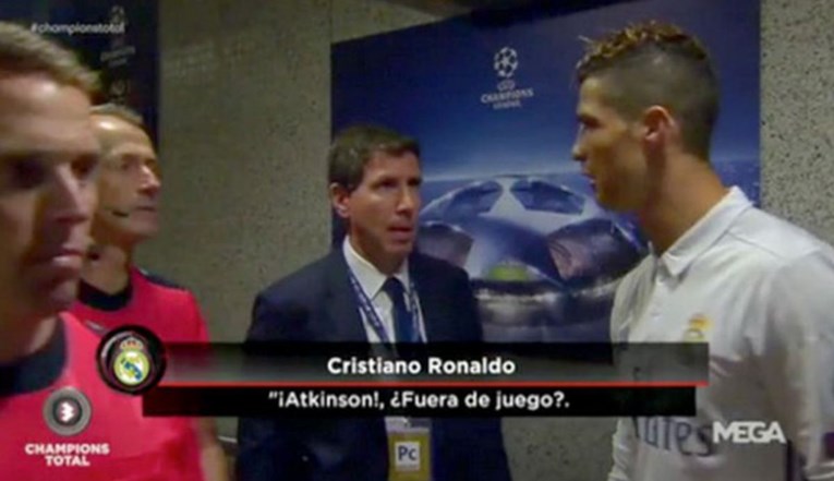AKCIJA KOJA JE SVE ZBUNILA Ronaldo u tunelu pitao suca što se dogodilo