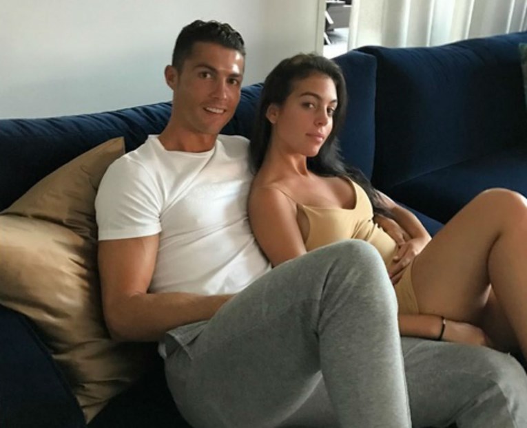 Čini se da je Cristiano Ronaldo napokon zaprosio djevojku