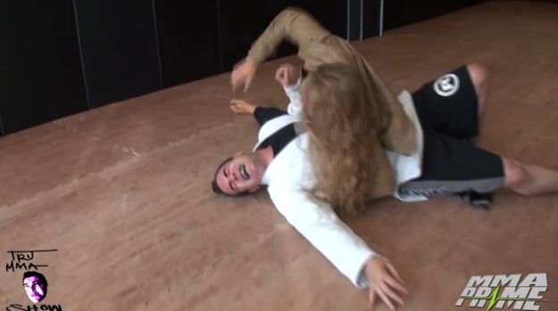 Kad provociraš UFC-ovu prvakinju završiš s četiri slomljena rebra