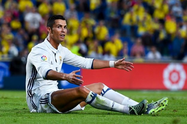 Evo zašto Ronaldo odbija nositi crne kopačke