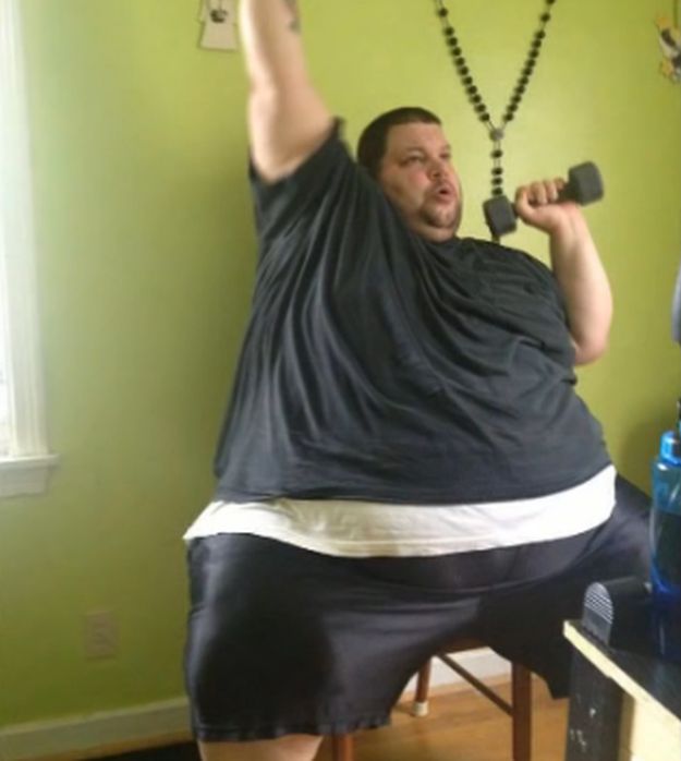 Imao je više od 300 kilograma i nije mogao hodati, a sad je smršavio 180, pogledajte kako izgleda