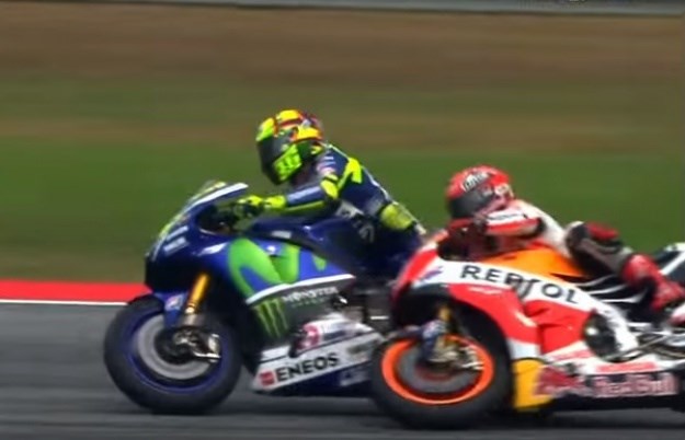 Skandal u Moto GP-u: Rossi u lovu na titulu nogom srušio Marqueza
