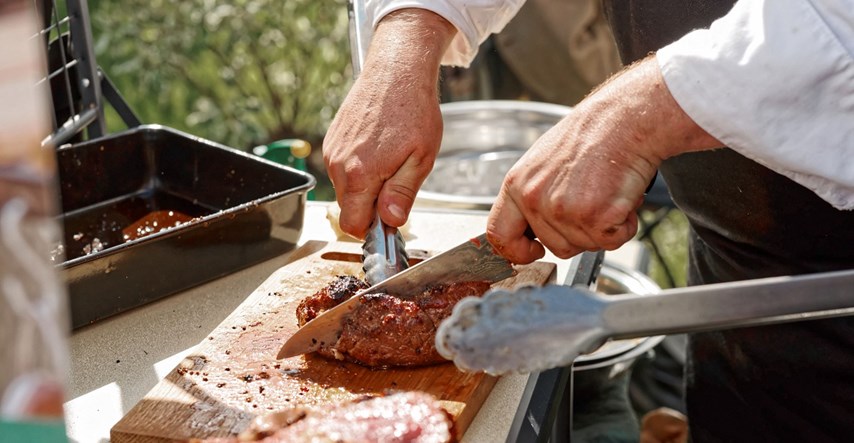 Palestinci štrajkaju glađu u zatvoru, Izraelci roštiljaju ispred da ih "muče mirisom mesa"