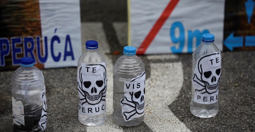 Prosvjednici protiv termoelektrane Peruća: "Hoćete li nas osuditi da pijemo otrov?"