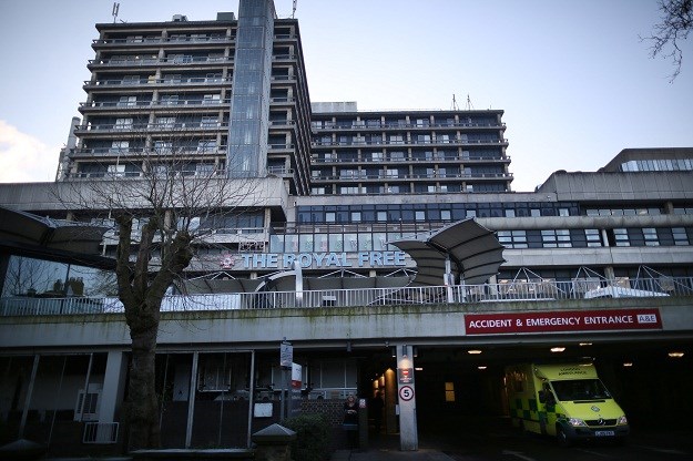 Ebola u Velikoj Britaniji: Medicinska sestra iz Glasgowa više nije u kritičnom stanju