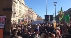 Irci nastavljaju pritiskati vladu: Deseci tisuća na ulicama protiv visokih računa za vodu