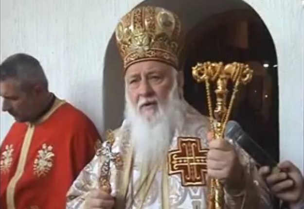 Srpska pravoslavna crkva smijenila vladiku Filareta koji je odlikovao Šešelja