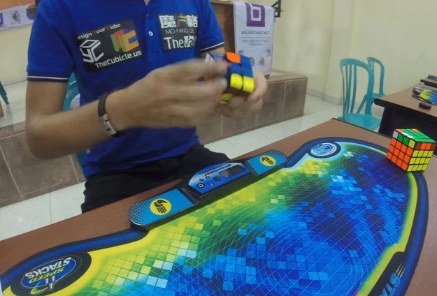 VIDEO Tip riješio Rubikovu za manje od pet sekundi i postavio novi svjetski rekord