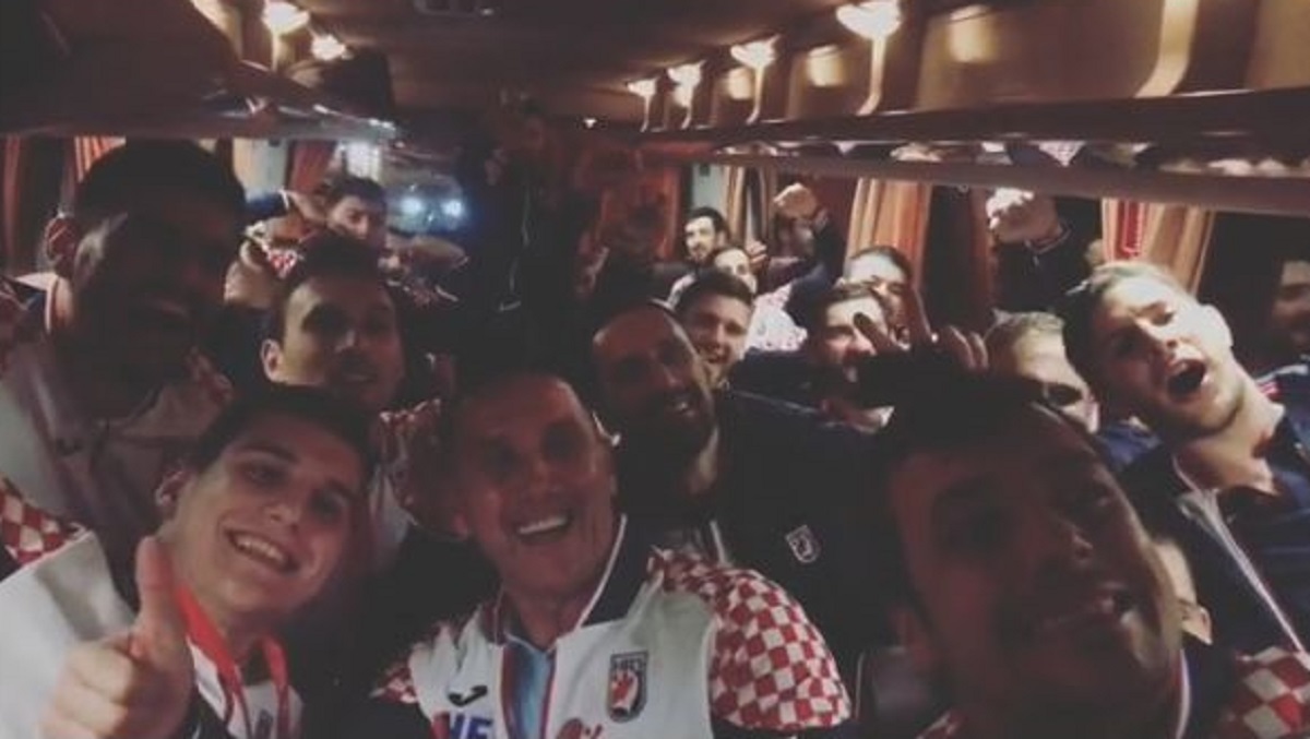 NAJSRETNIJI AUTOBUS U HRVATSKOJ Rukometaši slave pobjedu nad Srbijom
