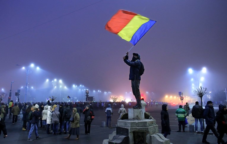 Rumunjska opet prosvjeduje, tisuće ljudi na ulicama
