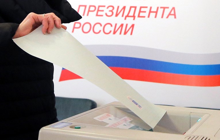 Ruska oporba: "Putin tjera birače na glasanje, autobusi masovno dovode ljude"