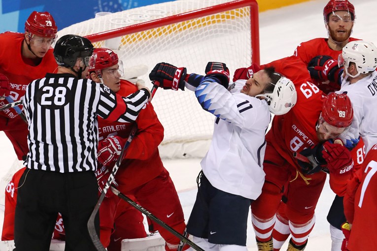 Rusi razbili Amerikance, slovenski hokejaši drugi u skupini