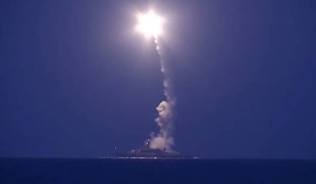 Rusija udarila po IS-u s 24 krstareće rakete; Putin: Dovedite mi kalifa živog ili mrtvog