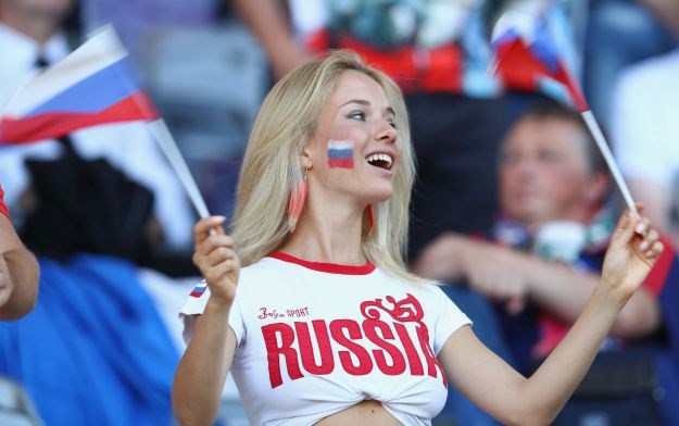 FOTO Zbog ovih seksi navijačica svi žale što su Rusi ispali s Eura