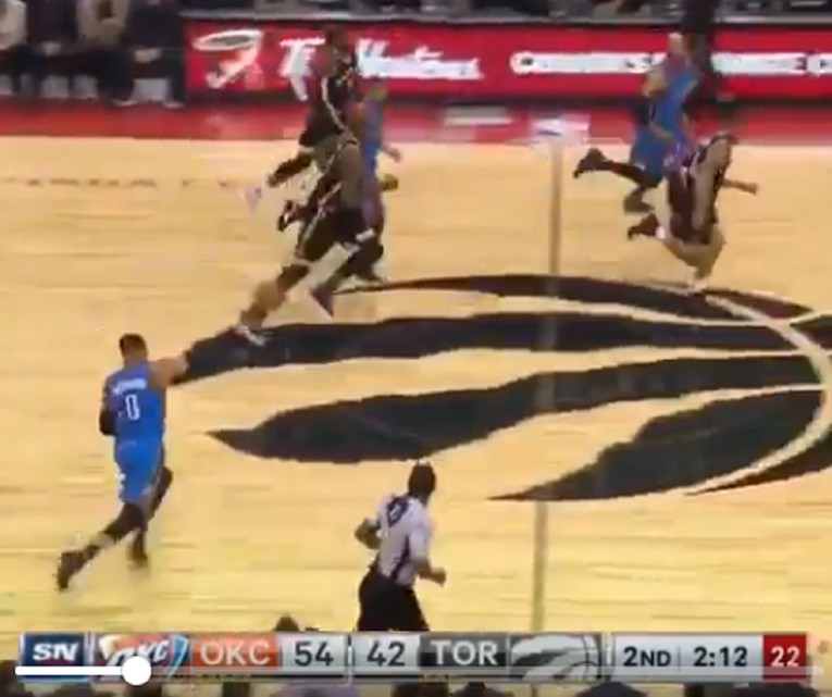 Kako je ovo uspio? Westbrook je noćas isporučio vjerojatno najljepšu asistenciju ikad