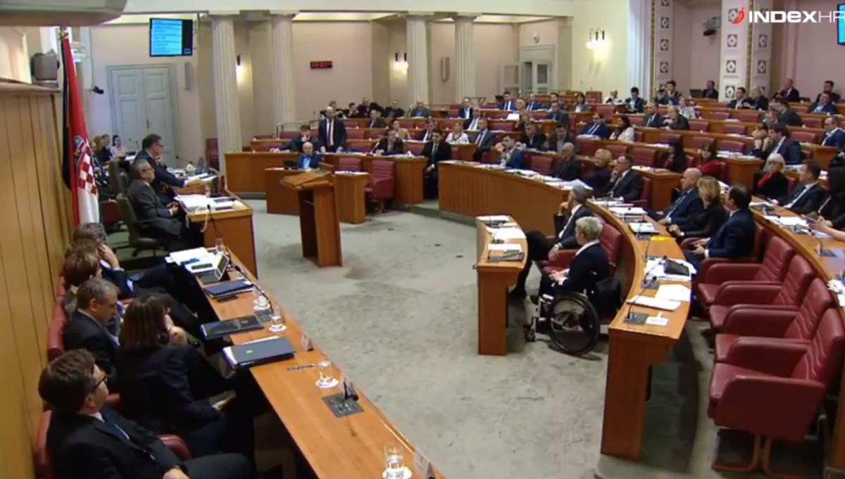 KAOS U SABORU Zastupnici lupali i svađali se, Culej puštao Tuđmanov govor o vragovima