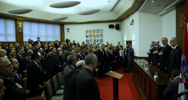 U Saboru obilježen dan sjećanja na holokaust, Orešković: Ne smije više biti mjesta za takve zločince