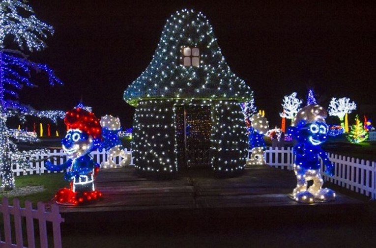 Na Božićnoj priči obitelji Salaj ove godine čak milijun lampica više nego lani