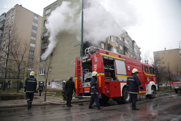 Živi zid na sarajevski način: Sarajlija ručnom bombom raznio stan kako ga ne bi dobila banka