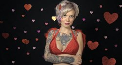 Sara X izvela novi seksi "ples sisama" za Valentinovo