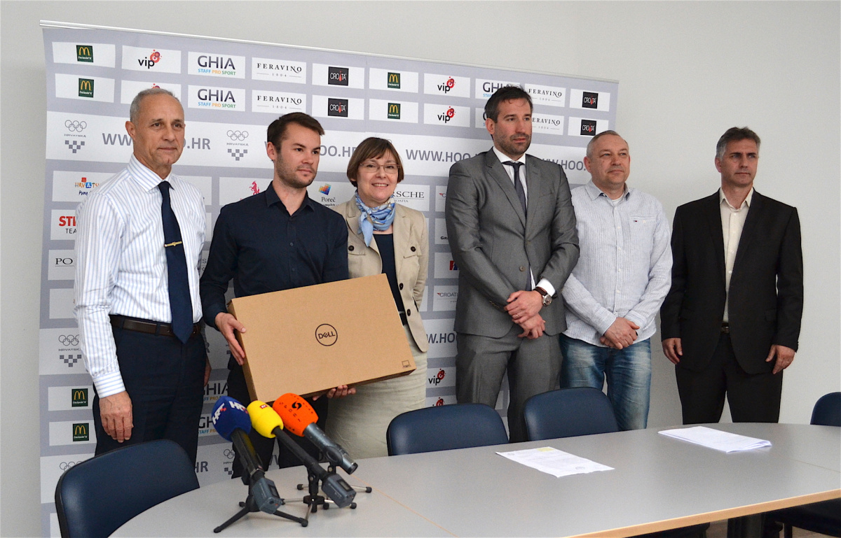 Hrvatski šahovski velemajstor pokorio Europu, HOO mu poklonio laptop