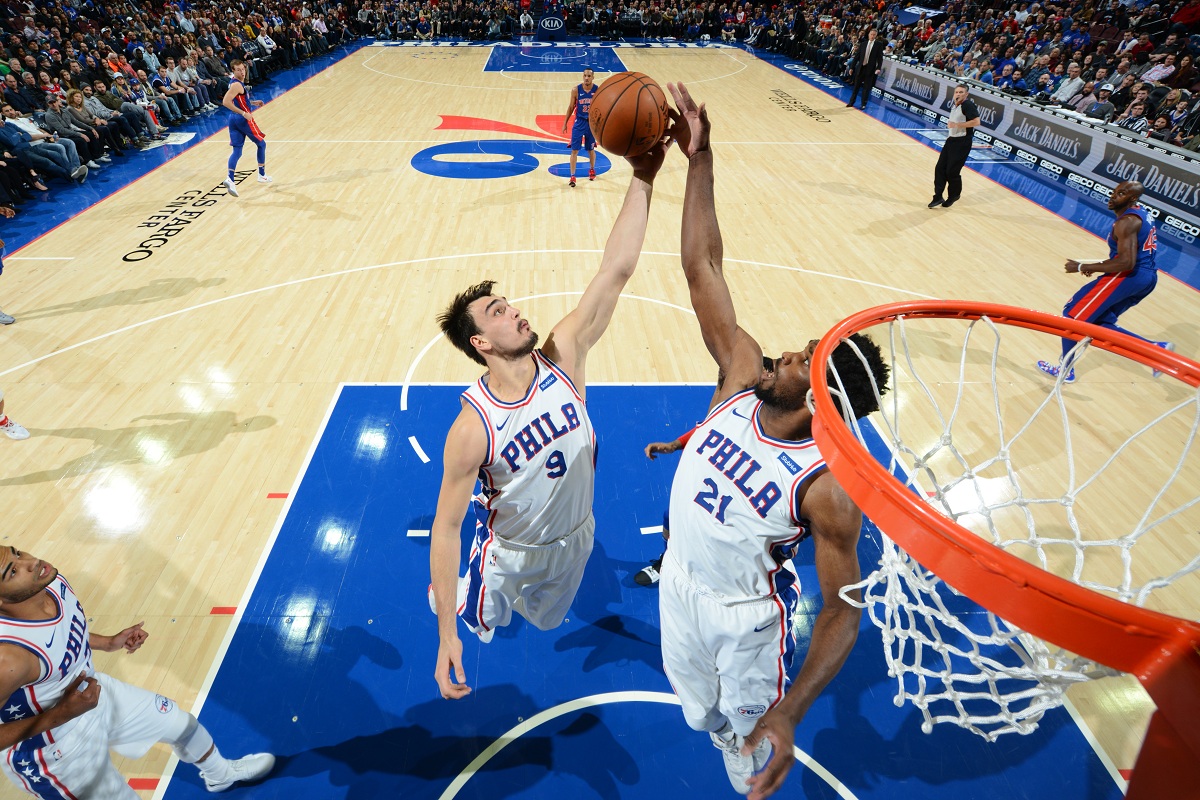 ŠARIĆ BOLJI OD HEZONJE U HRVATSKOM DERBIJU U NBA-u Dario je bio odličan, ali Embiid je čudo od igrača