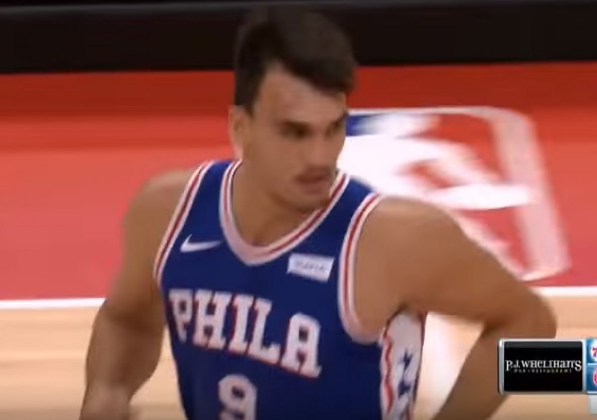 DARIO ŠARIĆ NA ŠIVANJU Na treningu je ozlijedio oba oka