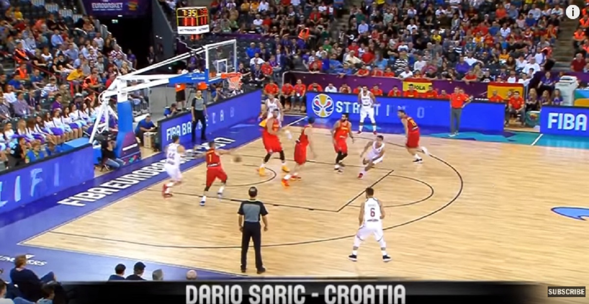 SVIJET SE DIVI ŠARIĆU Čudesan potez hrvatskog majstora oduševio i FIBA-u