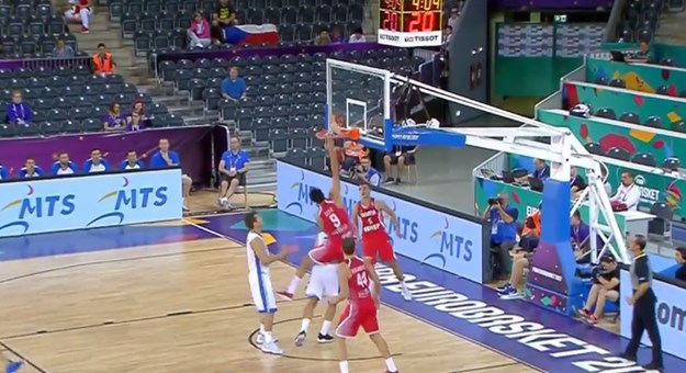 ŠARIĆ NE STAJE ODUŠEVLJAVATI NA EUROBASKETU Majstorijom opet završio u društvu najvećih