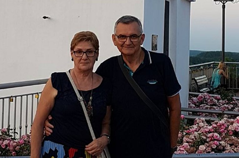 Upoznali se u osnovnoj školi u Sarajevu, a 50 godina kasnije su se vjenčali i žive na tropskom otoku