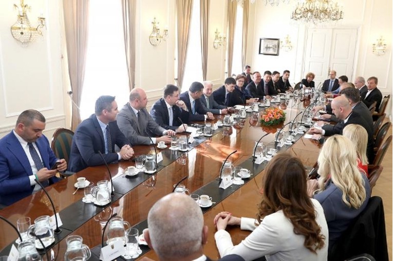 Agrokorovi dobavljači na sastanku s Plenkovićem, evo što će tražiti