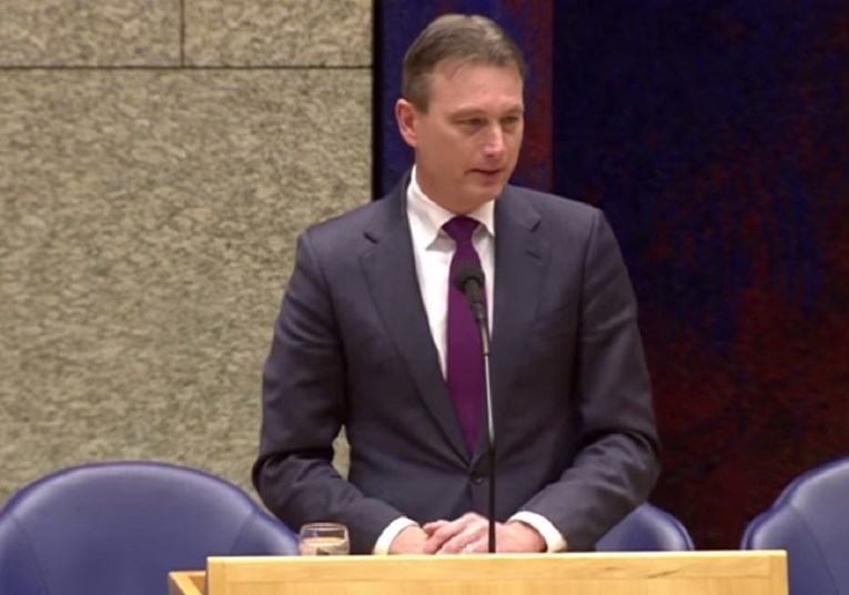 Nizozemski šef diplomacije uhvaćen u laži pa podnio ostavku