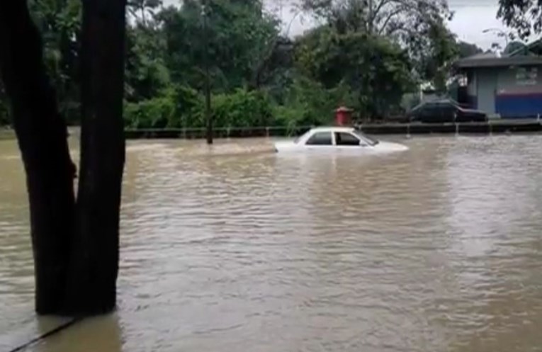 VIDEO U poplavama u Maleziji najmanje dvoje mrtvih, tisuće ljudi evakuirano