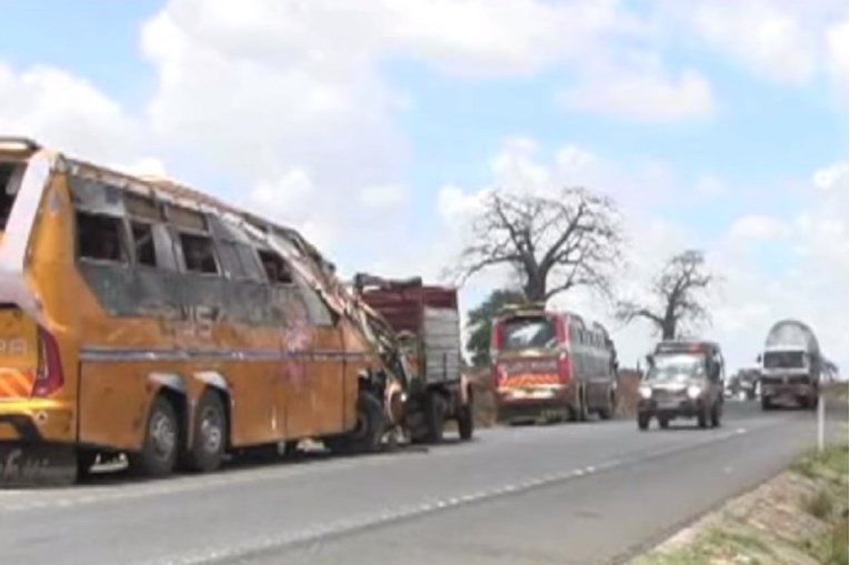 Trideset mrtvih u sudaru autobusa i kamiona u Keniji, među njima i trogodišnje dijete
