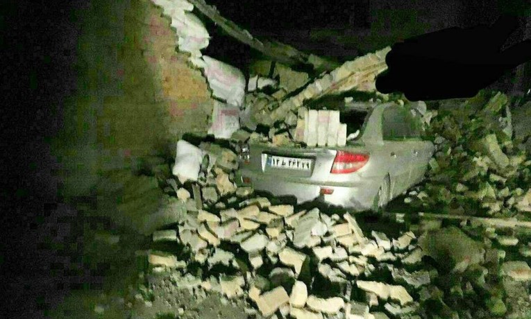 Najmanje 211 ljudi poginulo u potresu u Iraku i Iranu, uništeno 8 sela