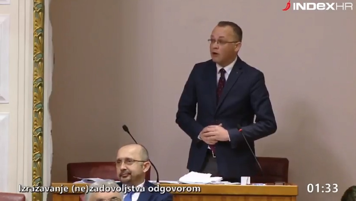 VIDEO Hasanbegović ministrici Divjak: "Sjedi, jedan!"
