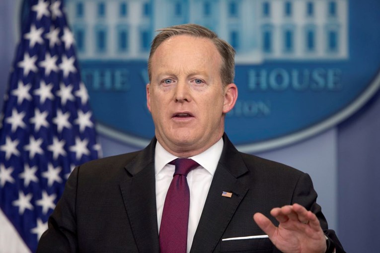 Glasnogovornik Bijele kuće Sean Spicer podnio ostavku: Mediji ga ismijavali od samog početka
