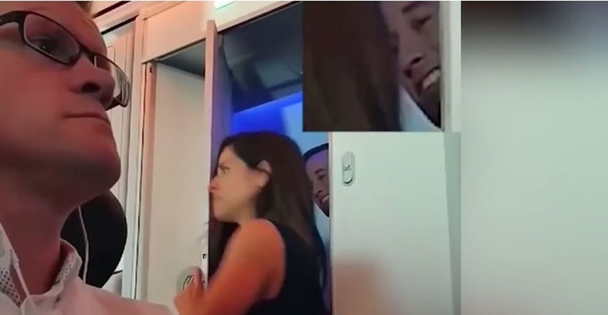 VIDEO Skužio je da se seksaju u WC-u pa snimio jedan od najsmješnijih videa iz aviona