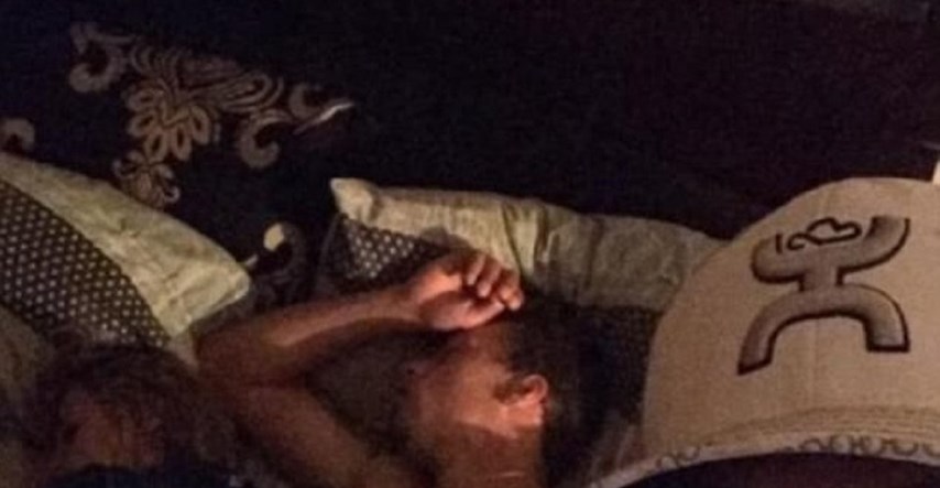 FOTO Zatekao pijanu djevojku u krevetu s drugim, okinuo s njima selfie i brutalno im se osvetio