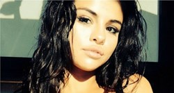 Selena Gomez osvanula u toplesu pa usput otkrila detalje iz svog "teškog razdoblja"