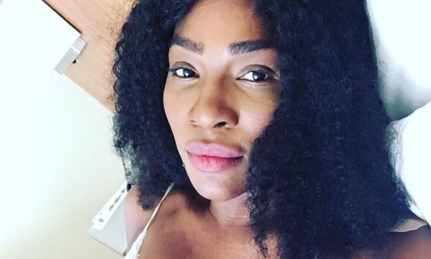 FOTO Serena objavila selfie iz kreveta i opet gurnula grudi u prvi plan