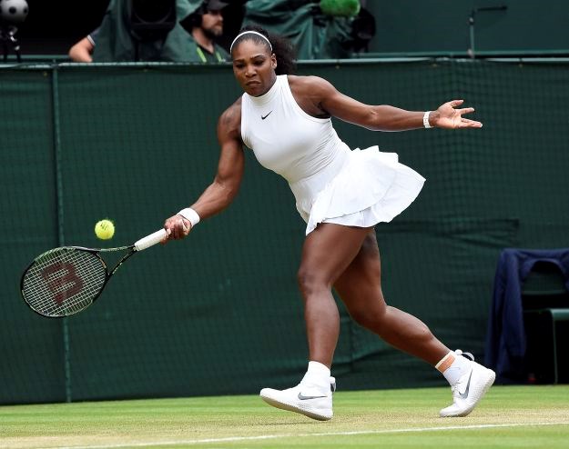 FOTO Serena osvojilla Wimbledon bez grudnjaka: Publika ponovno gledala njene bradavice