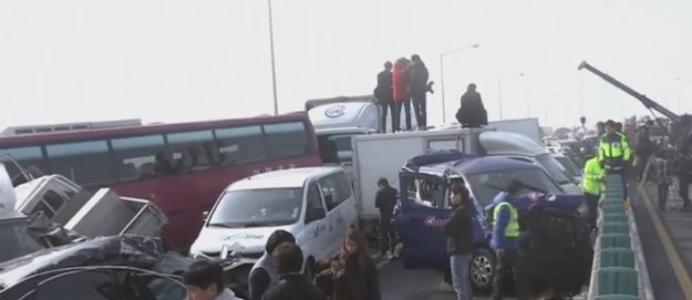 Stotinjak vozila u lančanom sudaru na južnokorejskom mostu: Dvoje ljudi mrtvo, a još 65 ozlijeđeno