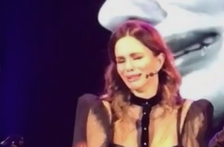 VIDEO Severina nije mogla prestati plakati na pozornici