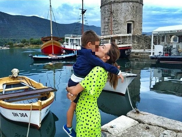Dok se Popović muči s prodajom salaša, Severina uživa na moru
