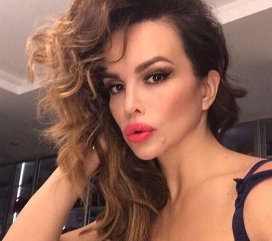 FOTO Severina u seksi kožnoj haljini i mrežastim čarapama zapalila Instagram