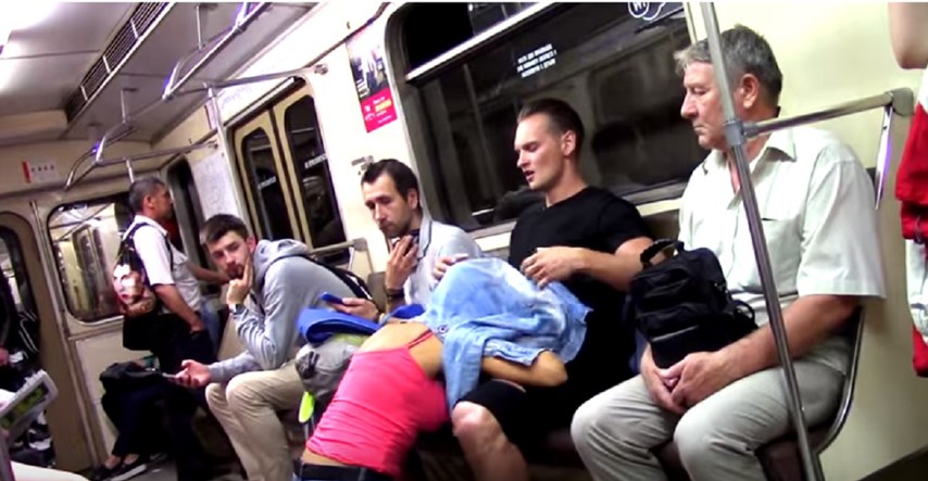 Pružala muškarcu oralni seks u vlaku, kad su je prekinuli odgovorila im šakom u glavu