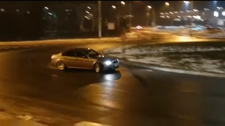 VIDEO BMW-om noću driftao po zagrebačkom rotoru