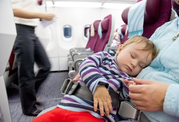 "Porez na bebe" u avionima