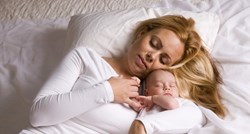 Loše vijesti za tate: Dijete bi trebalo spavati s mamom do treće godine?